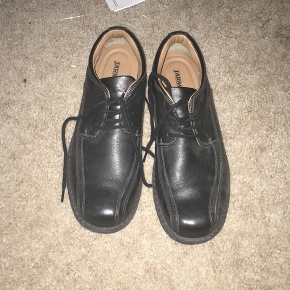Black jarman dress shoes - Picture 3 of 3
